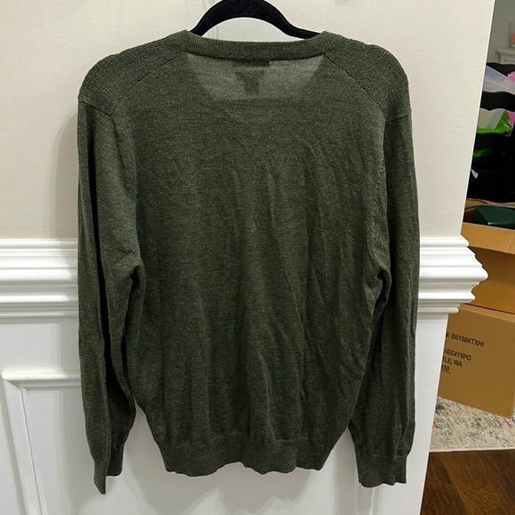 DKNY Rockefeller Merino Blend V-Neck Sweater Green sz L - Picture 3 of 3